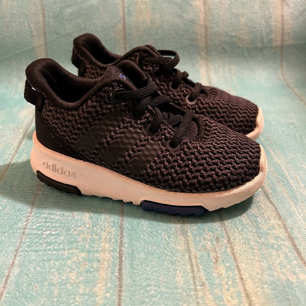 ADIDAS RACER TR SNEAKER - KIDS size： 6.5